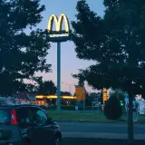 KFC dzisiaj otwarte? Sprawdź godziny i uniknij rozczarowania