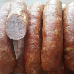 Kiełbasa wędzona parzona – odkryj jej wyjątkowy smak i zastosowanie