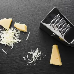Jaki ser do spaghetti zamiast parmezanu? Oto smaczne zamienniki