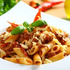 Penne bolognese - prosty przepis na pyszne danie, które zachwyca