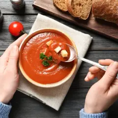 Ile kalorii ma zupa pomidorowa z ryżem? Sprawdź, co zyskujesz!