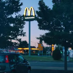 KFC dzisiaj otwarte? Sprawdź godziny i uniknij rozczarowania