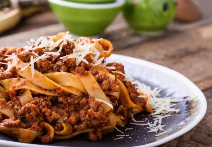 Jakie mięso mielone do spaghetti bolognese? Sprawdź najlepsze opcje