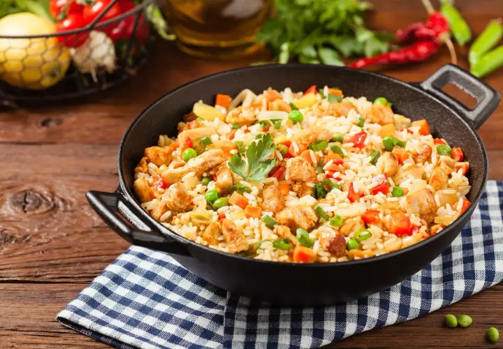 Czym przyprawić ryż, aby zyskał wyjątkowy smak i aromat?