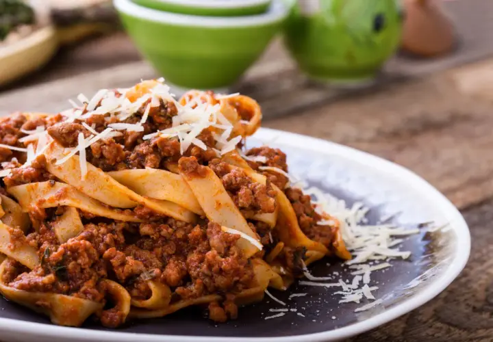 Jakie mięso na spaghetti? Oto najlepsze opcje i przepisy
