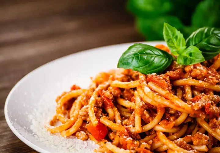 Spaghetti jak zrobić - prosty przepis, który zaskoczy Twoich gości