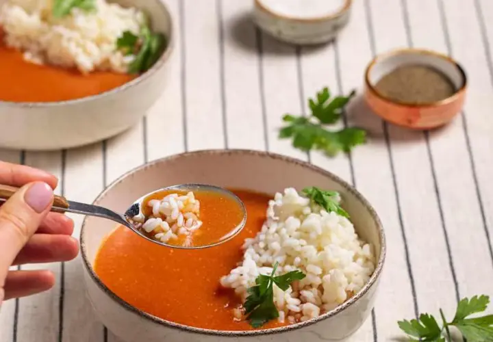 Zupa pomidorowa jak u babci - smak dzieciństwa w Twojej kuchni