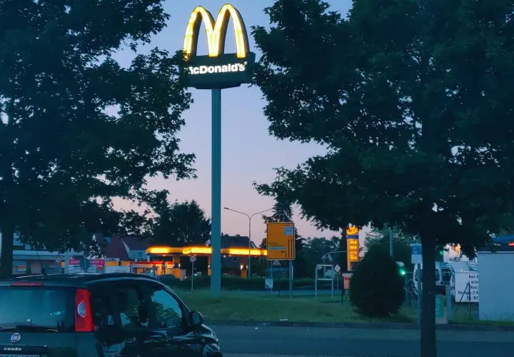 KFC dzisiaj otwarte? Sprawdź godziny i uniknij rozczarowania