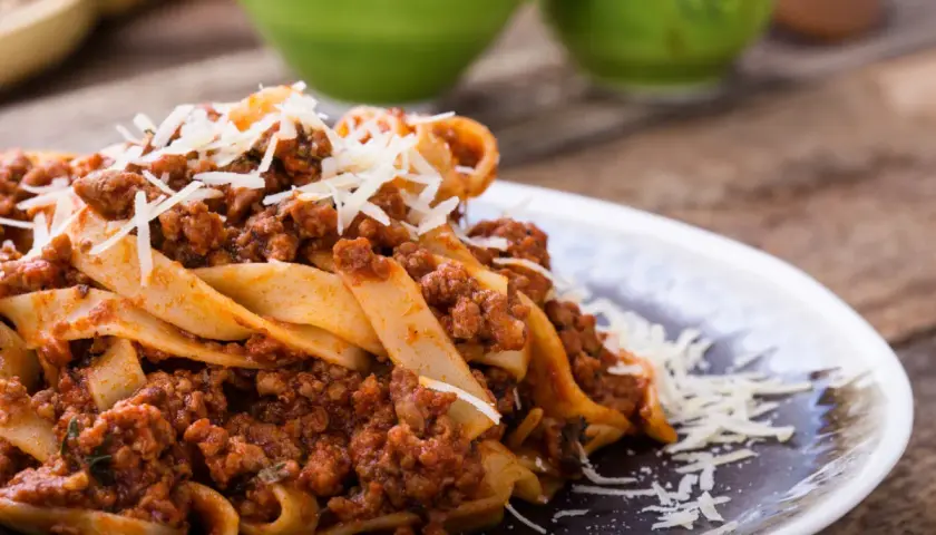 Jakie mięso mielone do spaghetti bolognese? Sprawdź najlepsze opcje