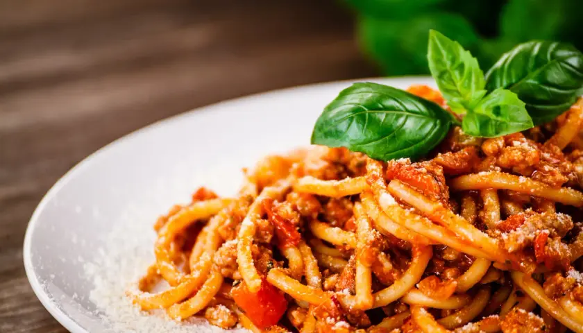 Spaghetti jak zrobić - prosty przepis, który zaskoczy Twoich gości