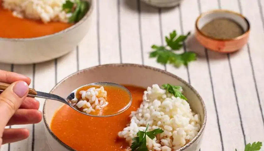Zupa pomidorowa jak u babci - smak dzieciństwa w Twojej kuchni