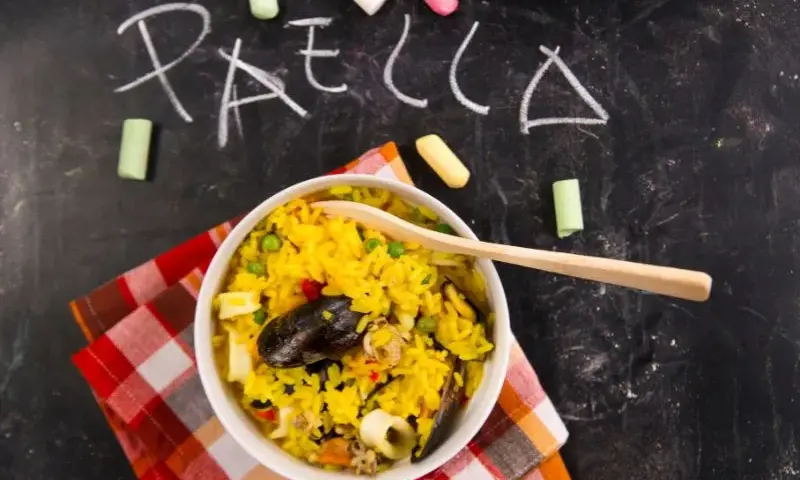 Jaki ryż do paelli? Odkryj sekrety idealnego smaku potrawy