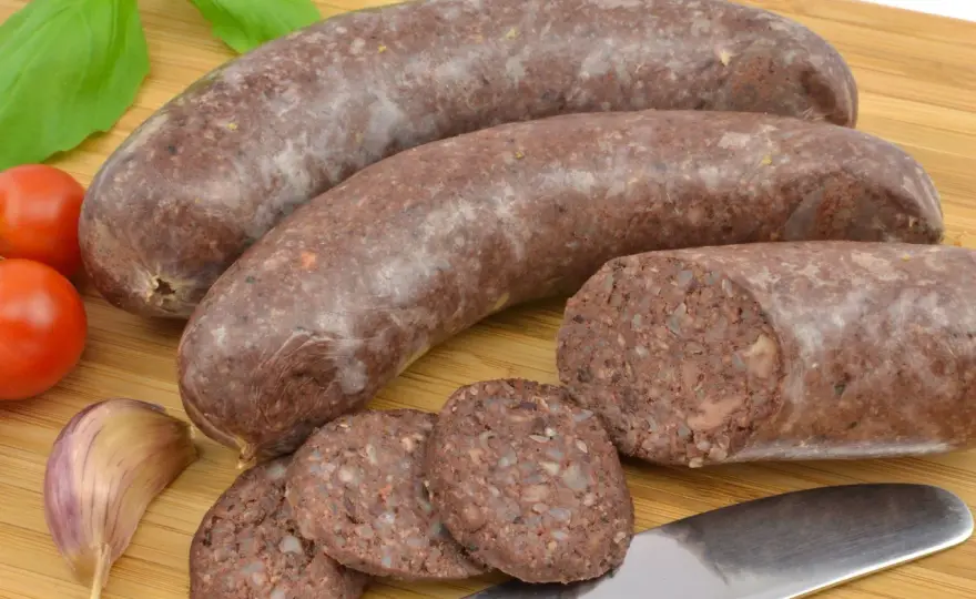 Czy w piątek można jeść kaszankę? Sprawdź zasady Kościoła