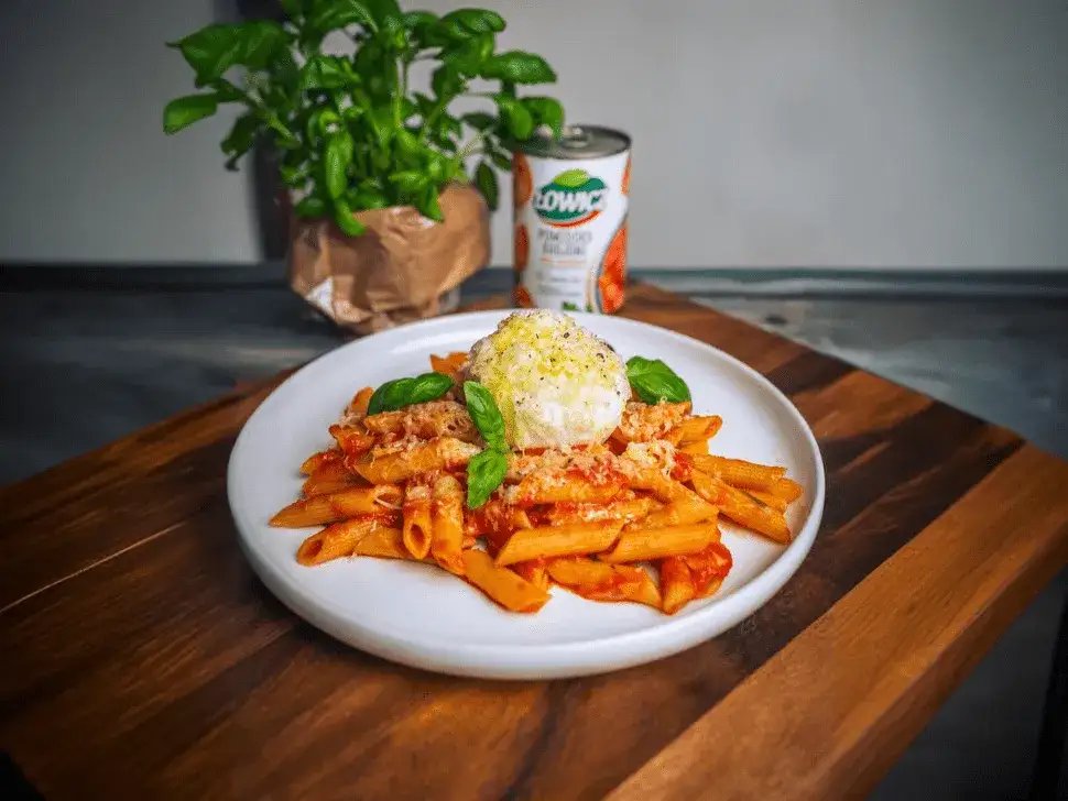 Zdjęcie Penne pomodoro: prosty przepis na pyszne włoskie danie, które zachwyci