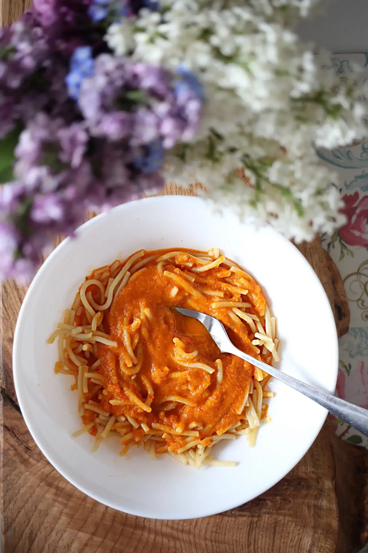 Zdjęcie Szybki sos do spaghetti bez mięsa, który smakuje jak bolognese
