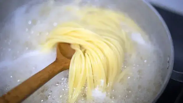 Zdjęcie Jak idealnie ugotować makaron spaghetti al dente i uniknąć błędów
