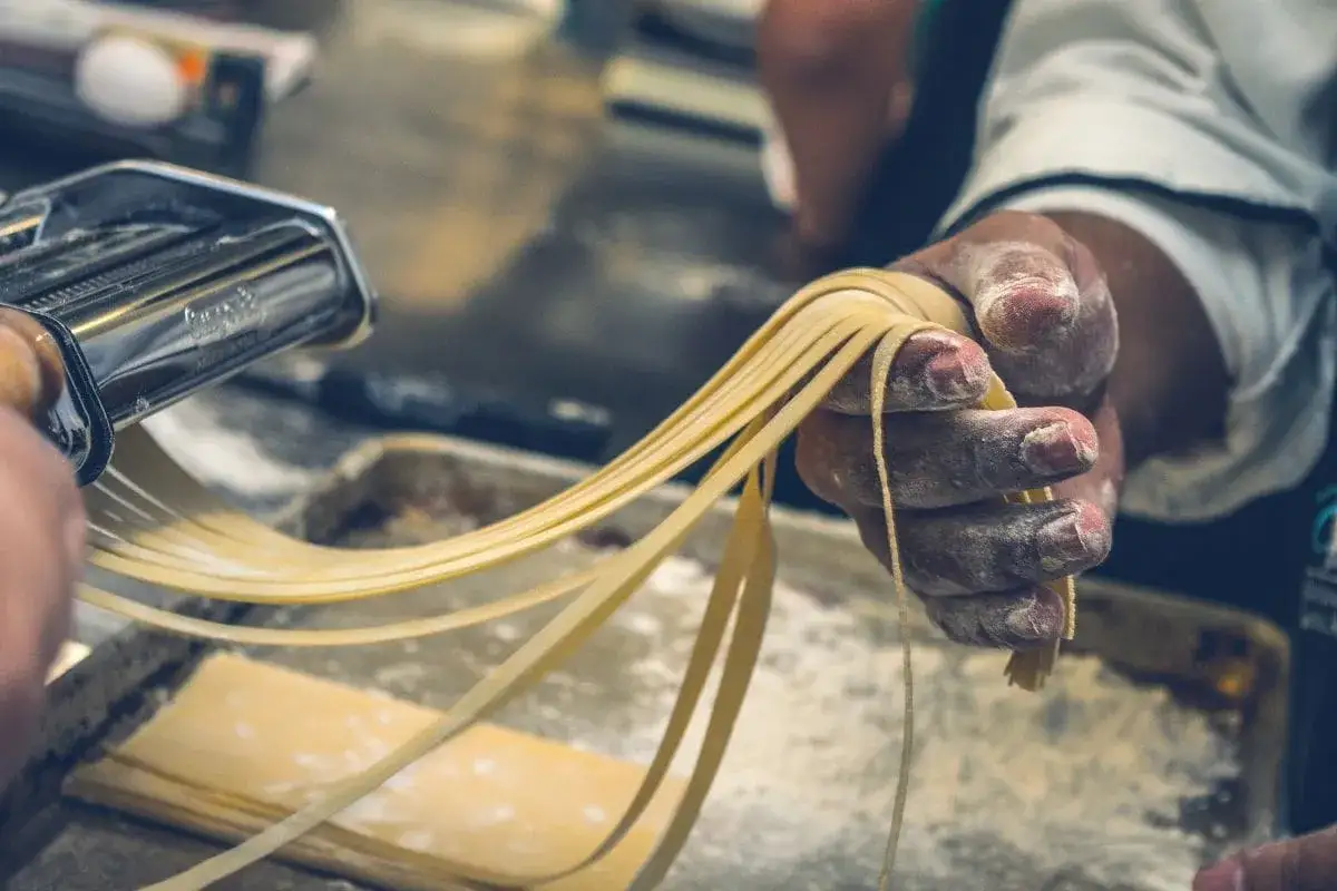 Zdjęcie Spaghetti jak zrobić - prosty przepis, który zaskoczy Twoich gości